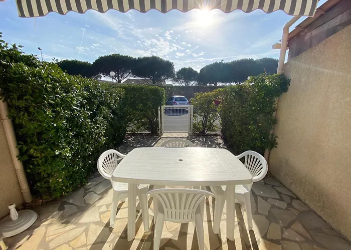 Hébergement de vacances Pavillon Avec Piscine, à 350m De La Plage, 6 Pers, Parking Privé - Fr-1-781-61 *